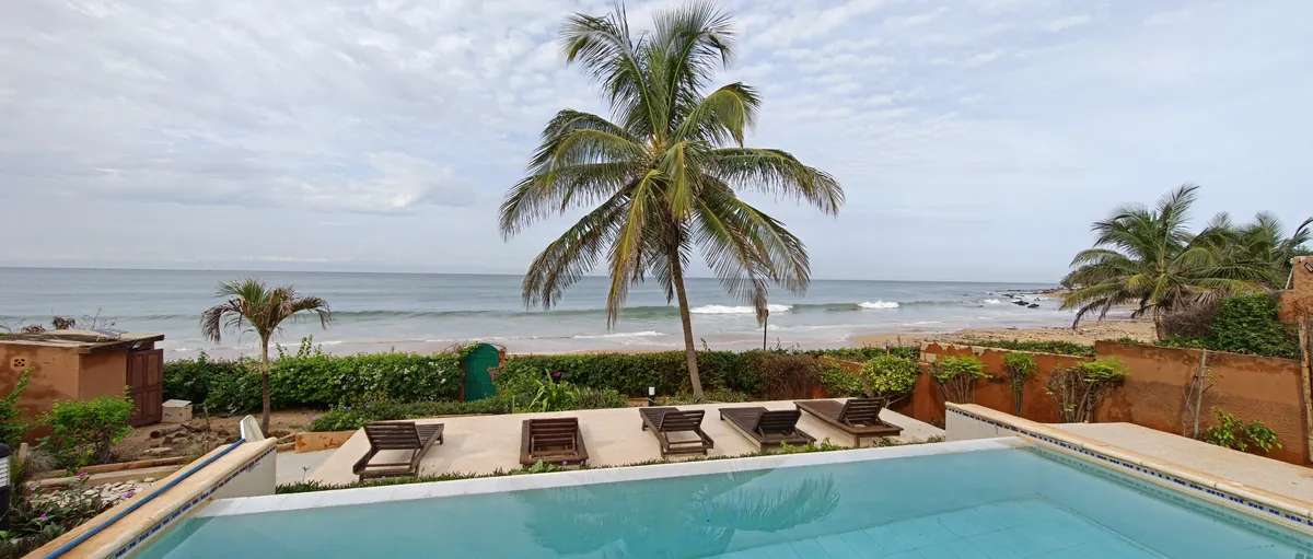 La plage et la mer devant la villa